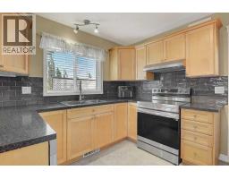 Family room - 10720 124b Avenue, Grande Prairie, AB T8V8K8 Photo 11