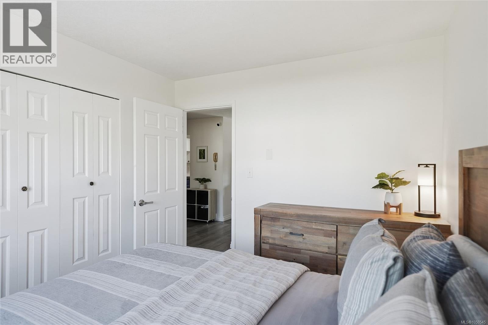 #6 129 Sixth Ave E - 22