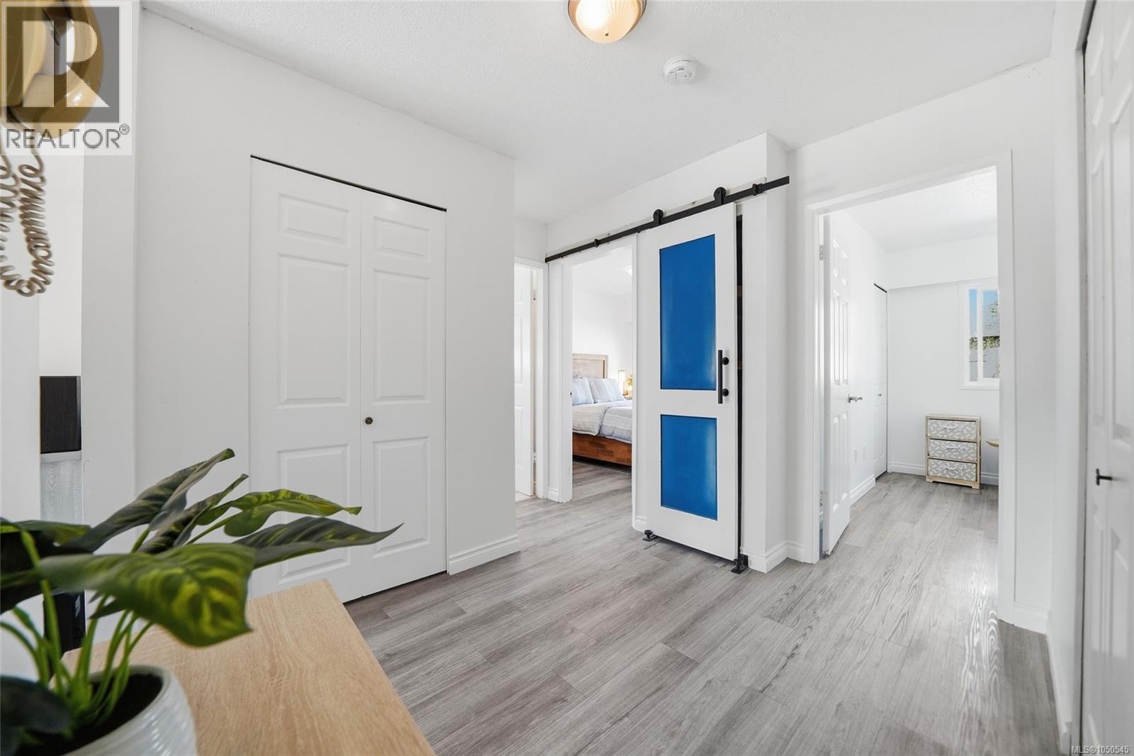 #6 129 Sixth Ave E - 6