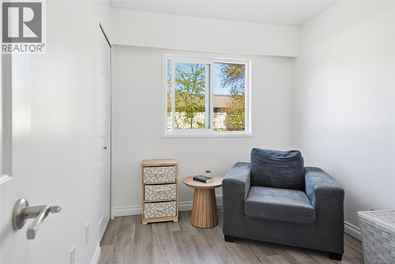 #6 129 Sixth Ave E - 8