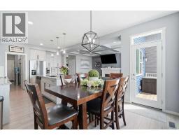 4pc Bathroom - 206 Lucas Crescent Nw, Calgary, AB T3P1M8 Photo 10