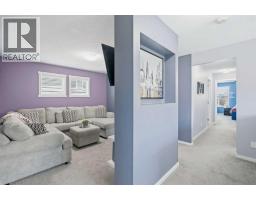 4pc Bathroom - 206 Lucas Crescent Nw, Calgary, AB T3P1M8 Photo 15