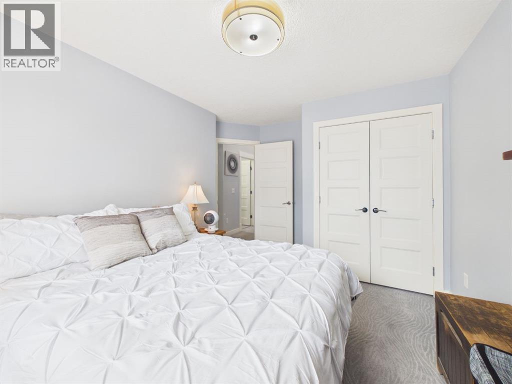 442 23 Avenue NE - photo 25
