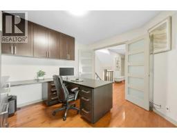 Bedroom - 212 Everglade Circle Sw, Calgary, AB T2Y4N5 Photo 14