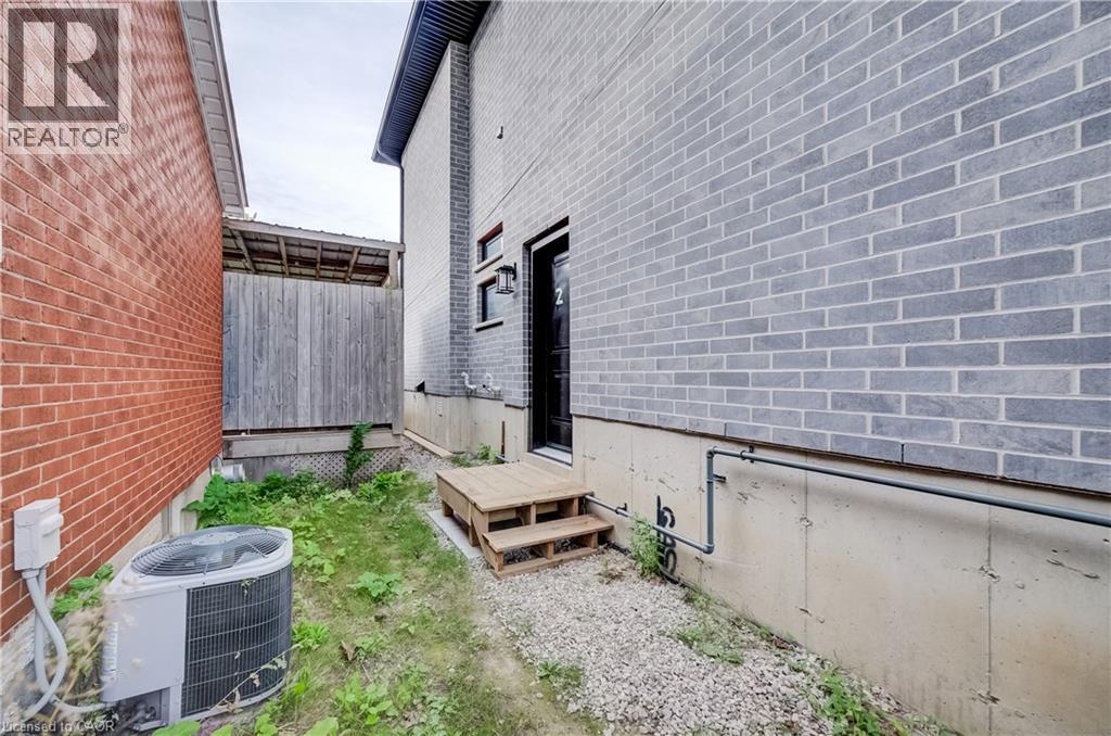 575 GUELPH Street Unit# Lower — photo 3