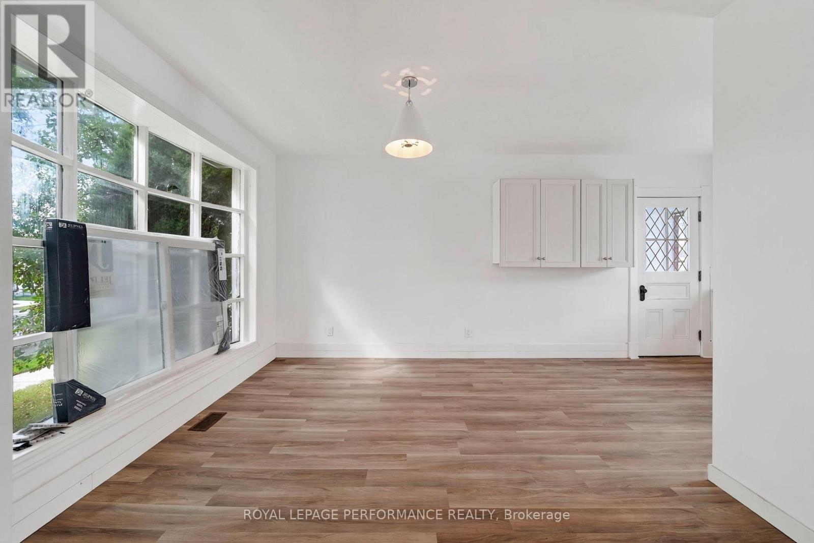 139 EIGHTH STREET W - Image 12