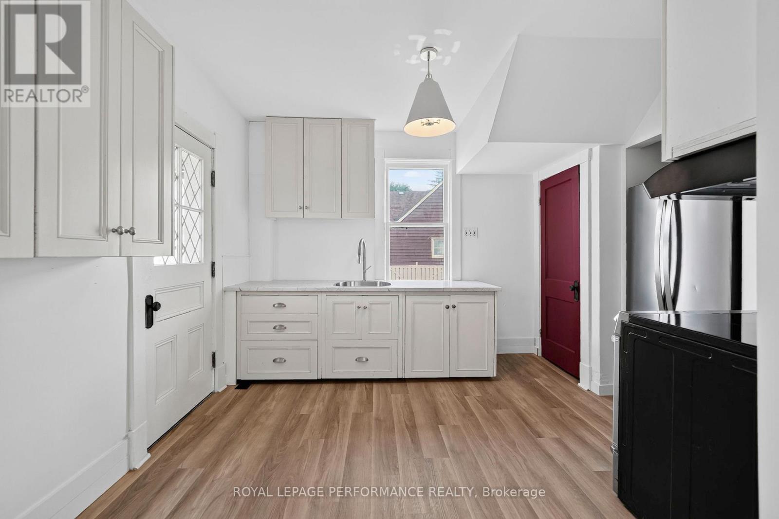 139 EIGHTH STREET W - Image 16