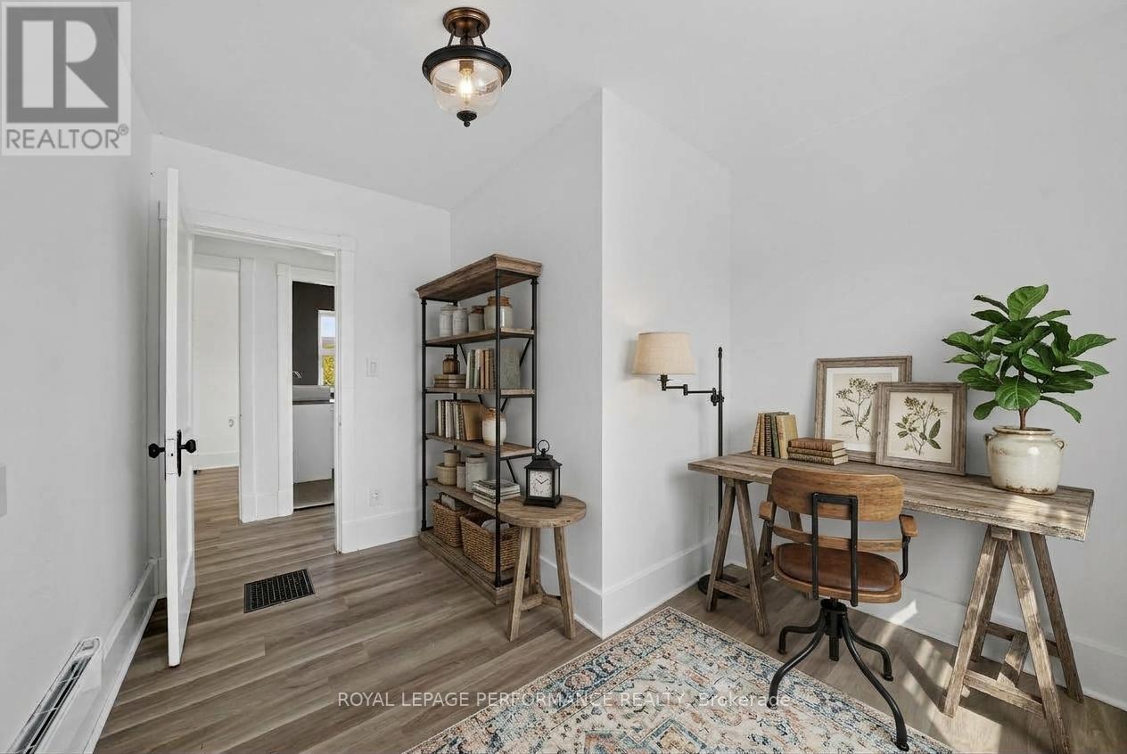 139 EIGHTH STREET W - Image 23