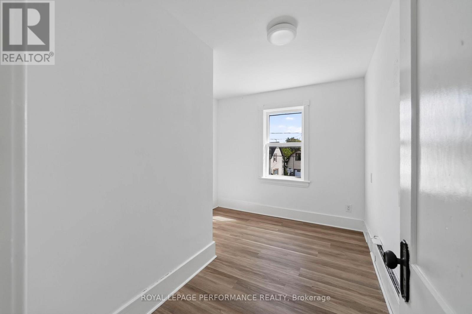 139 EIGHTH STREET W - Image 24