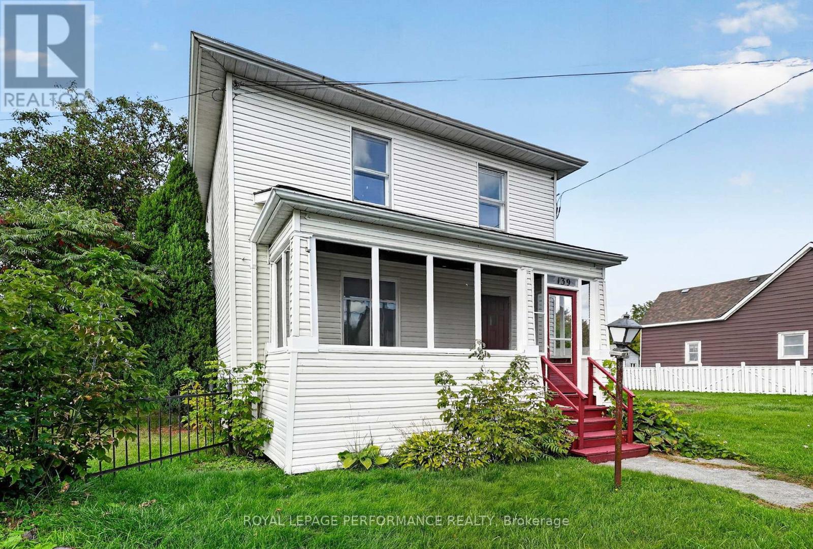 139 EIGHTH STREET W - 3
