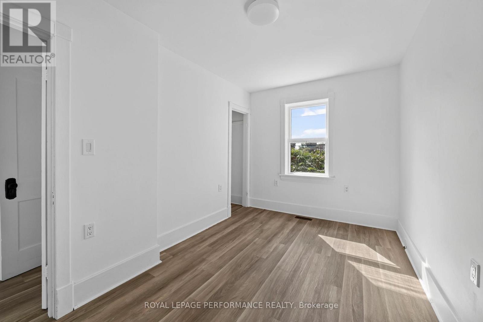 139 EIGHTH STREET W - Image 30