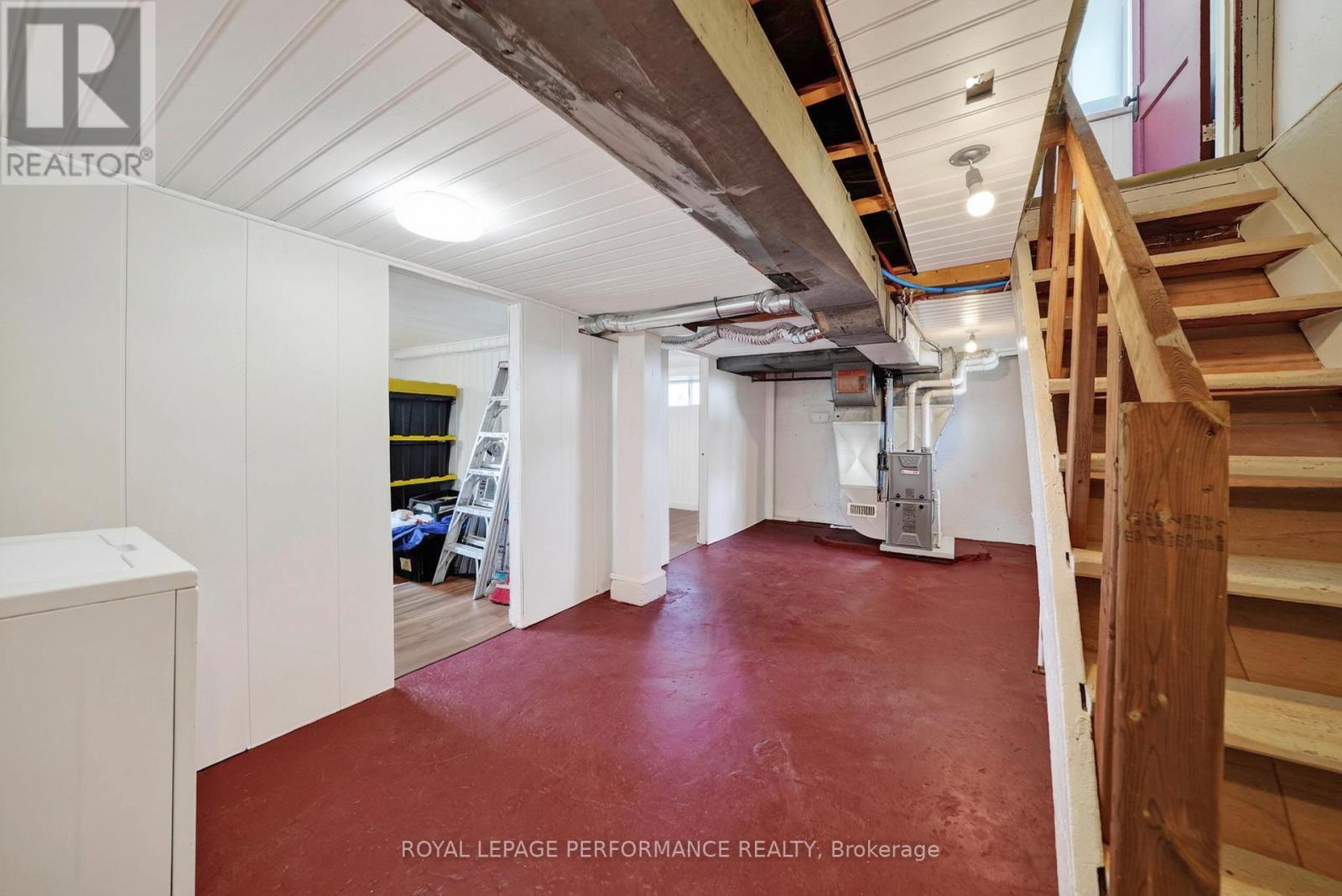 139 EIGHTH STREET W - 32