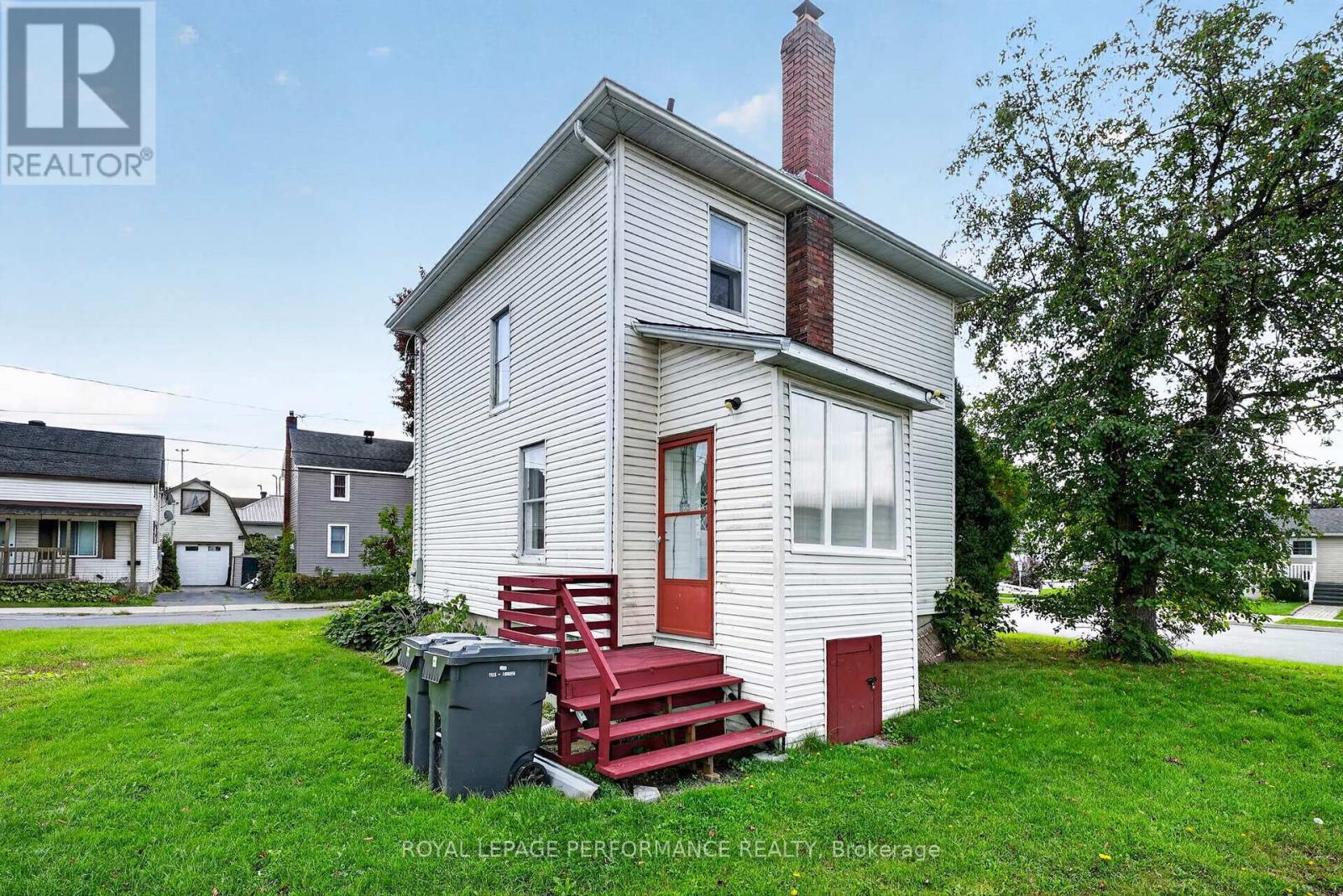 139 EIGHTH STREET W - 39