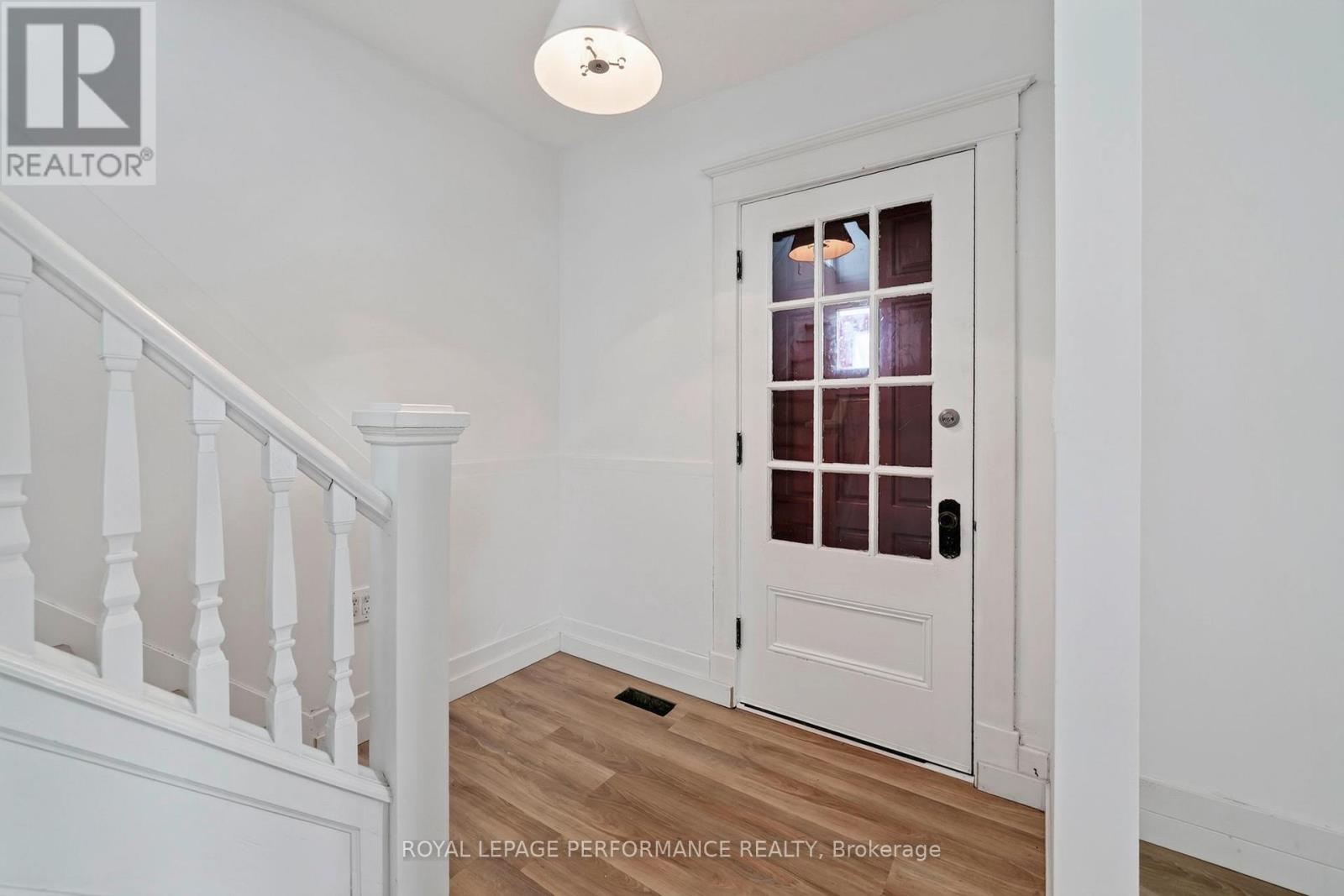 139 EIGHTH STREET W - 6