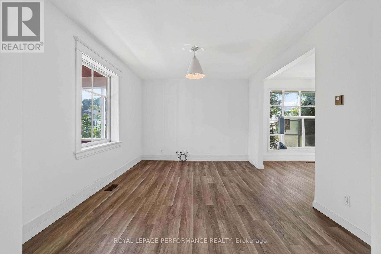 139 EIGHTH STREET W - Image 8