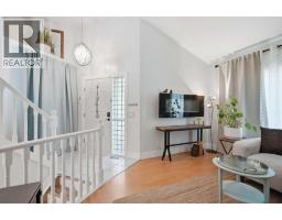 Primary Bedroom - 19 Millcrest Way Sw, Calgary, AB T2Y2M4 Photo 6