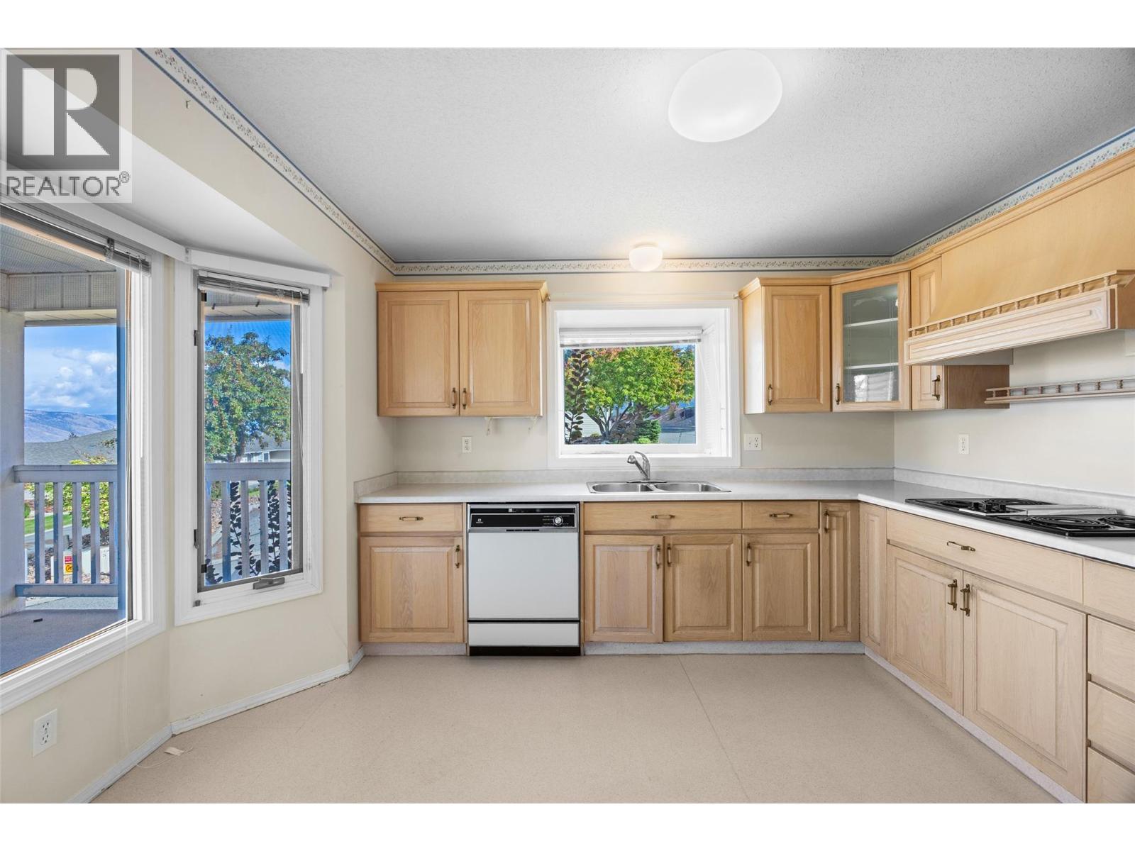 #15 2030 Van Horne Drive - Image 10