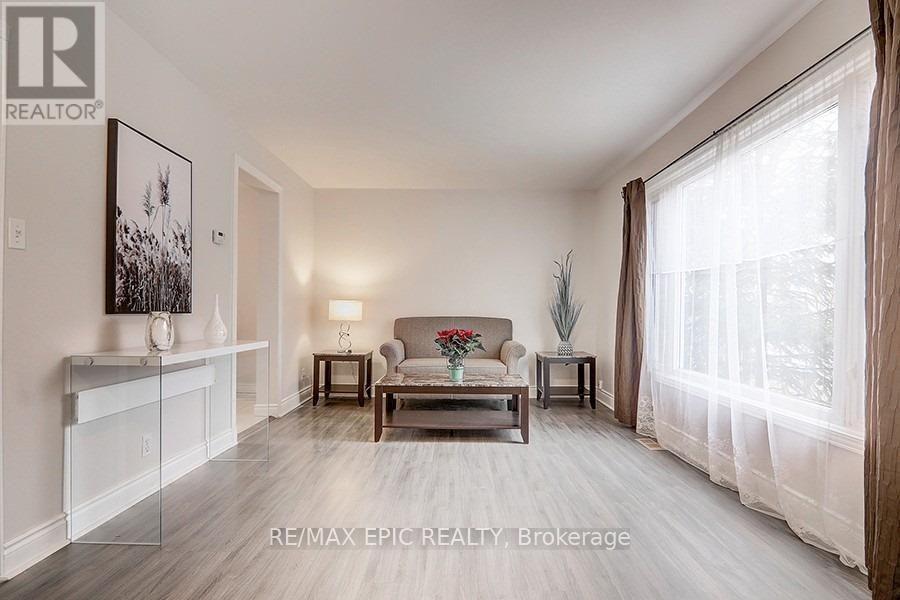 274 TAYLOR MILLS DRIVE N, Richmond Hill (Crosby) — photo 2