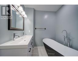 3659 Aurora Road, Whitchurch Stouffville, ON L4A2P9 Photo 41