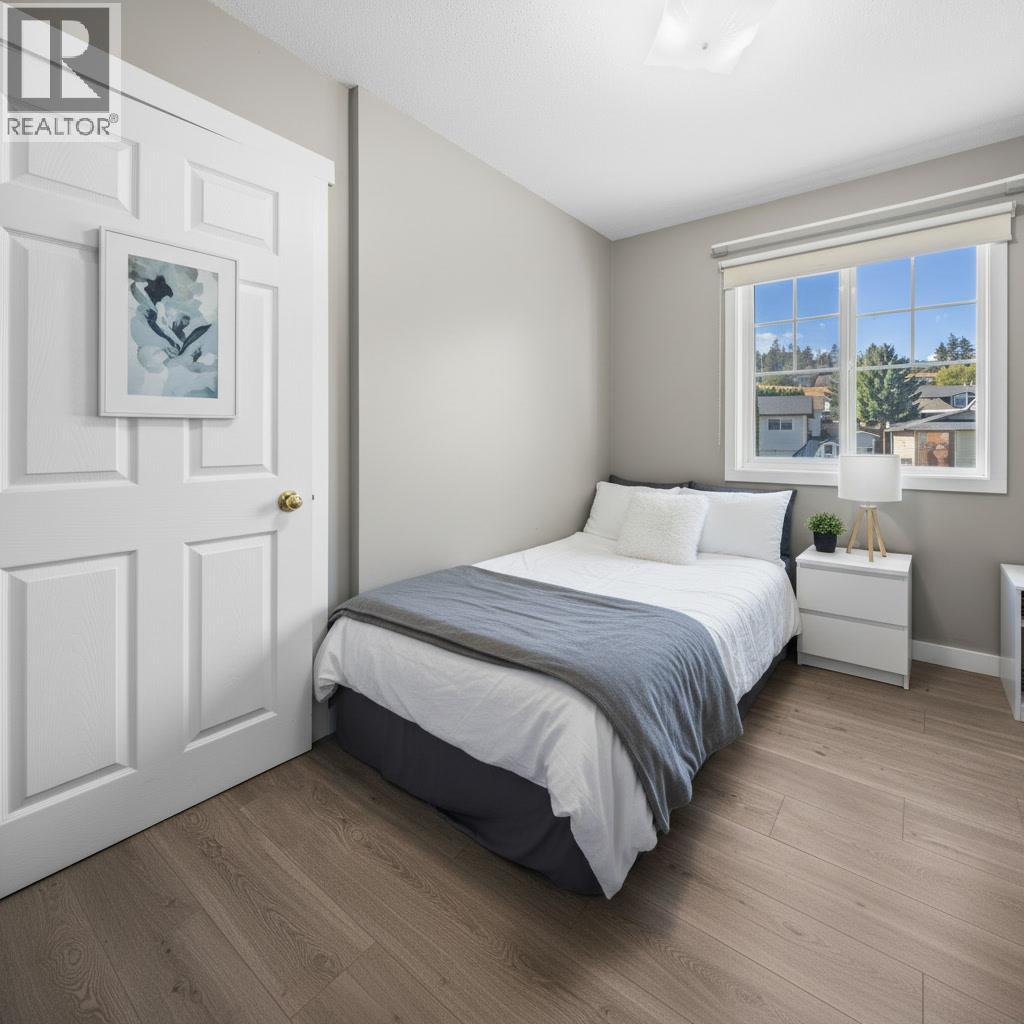 749 ROBSON Drive - 22