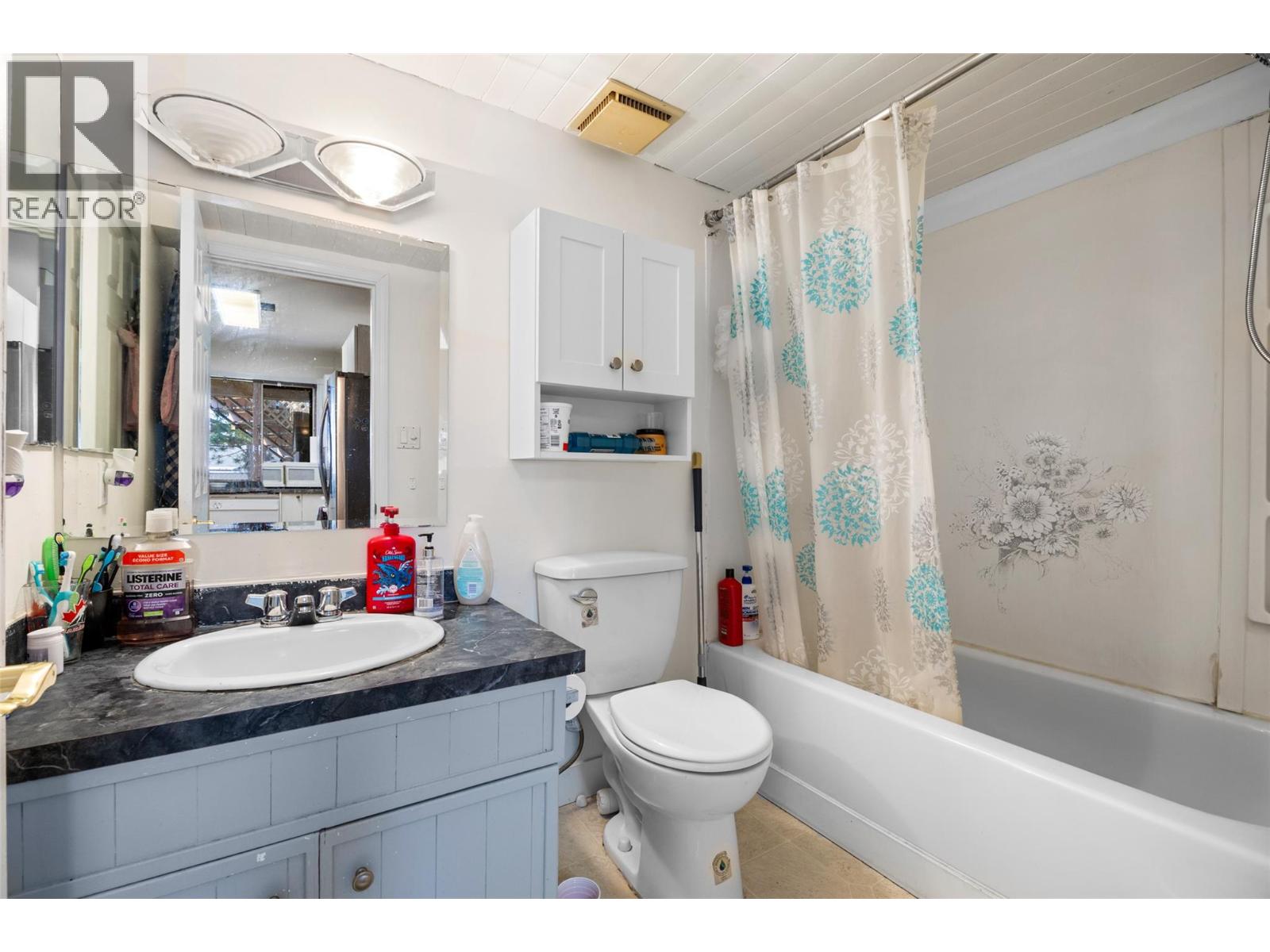 749 ROBSON Drive - 32
