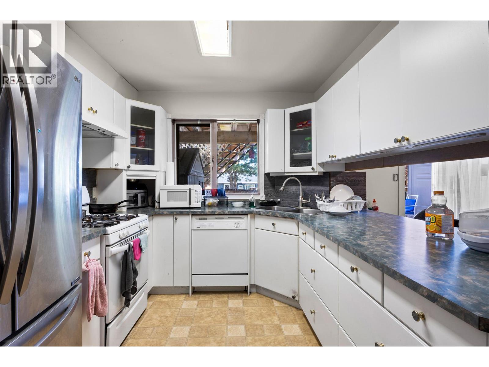 749 ROBSON Drive - Image 30