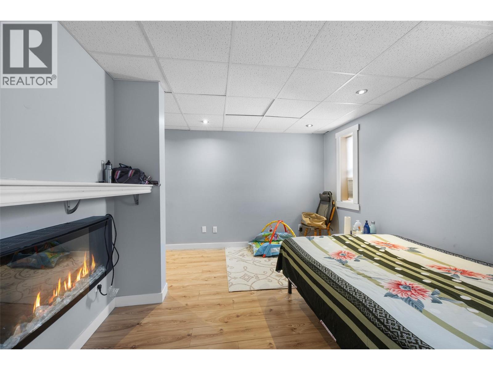 749 ROBSON Drive - Image 34