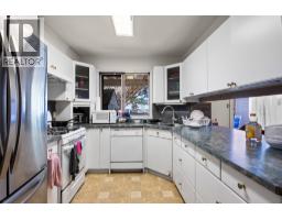 749 Robson Drive, Kamloops, BC V2E2G7 Photo 30