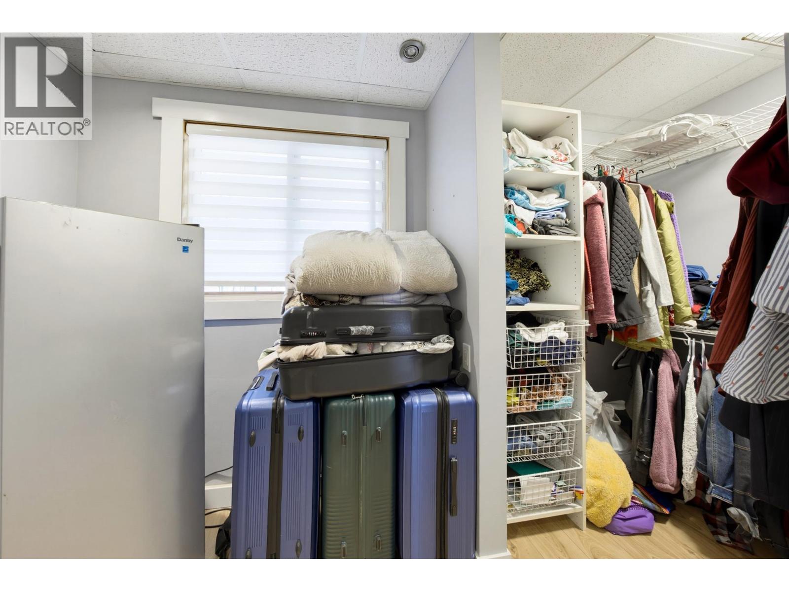 749 ROBSON Drive - Image 36