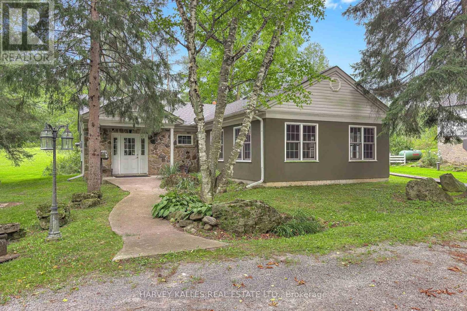 11084 FIFTH LINE - Image 35