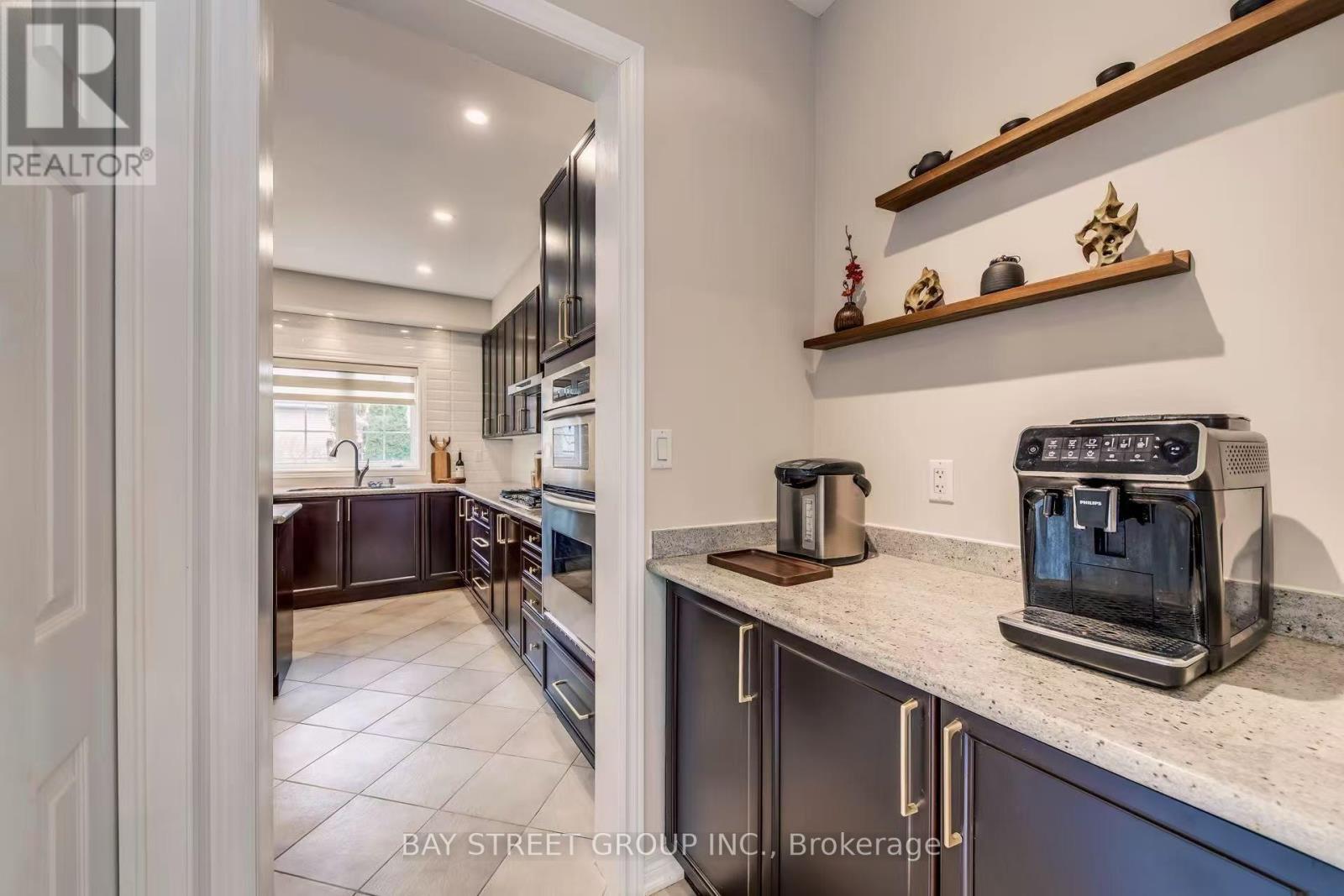 1087 KESTELL BOULEVARD N - 20