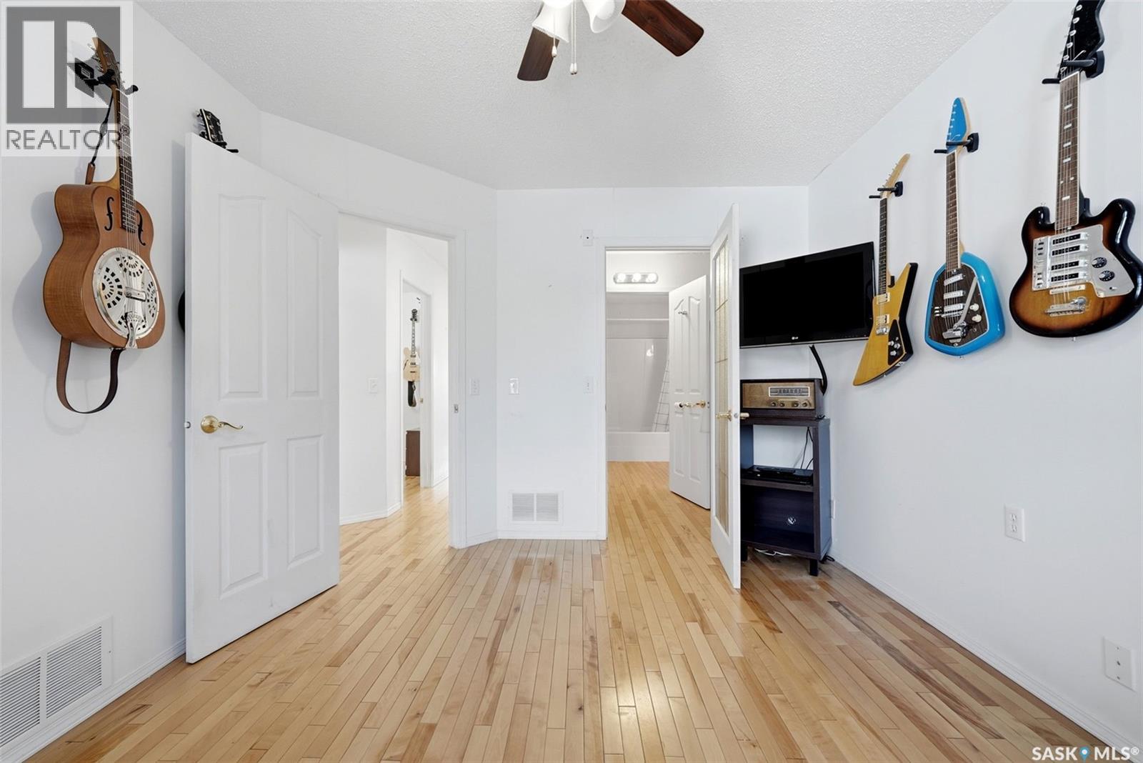 124 College AVENUE - 16