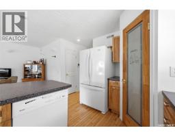 3pc Ensuite bath - 124 College Avenue, Regina, SK S4N0W5 Photo 13