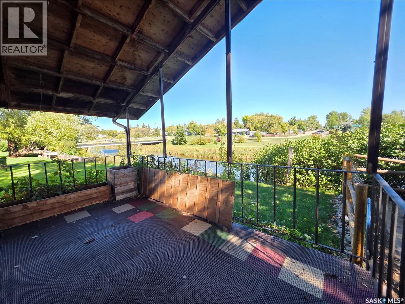 121 10th AVENUE NE - 35