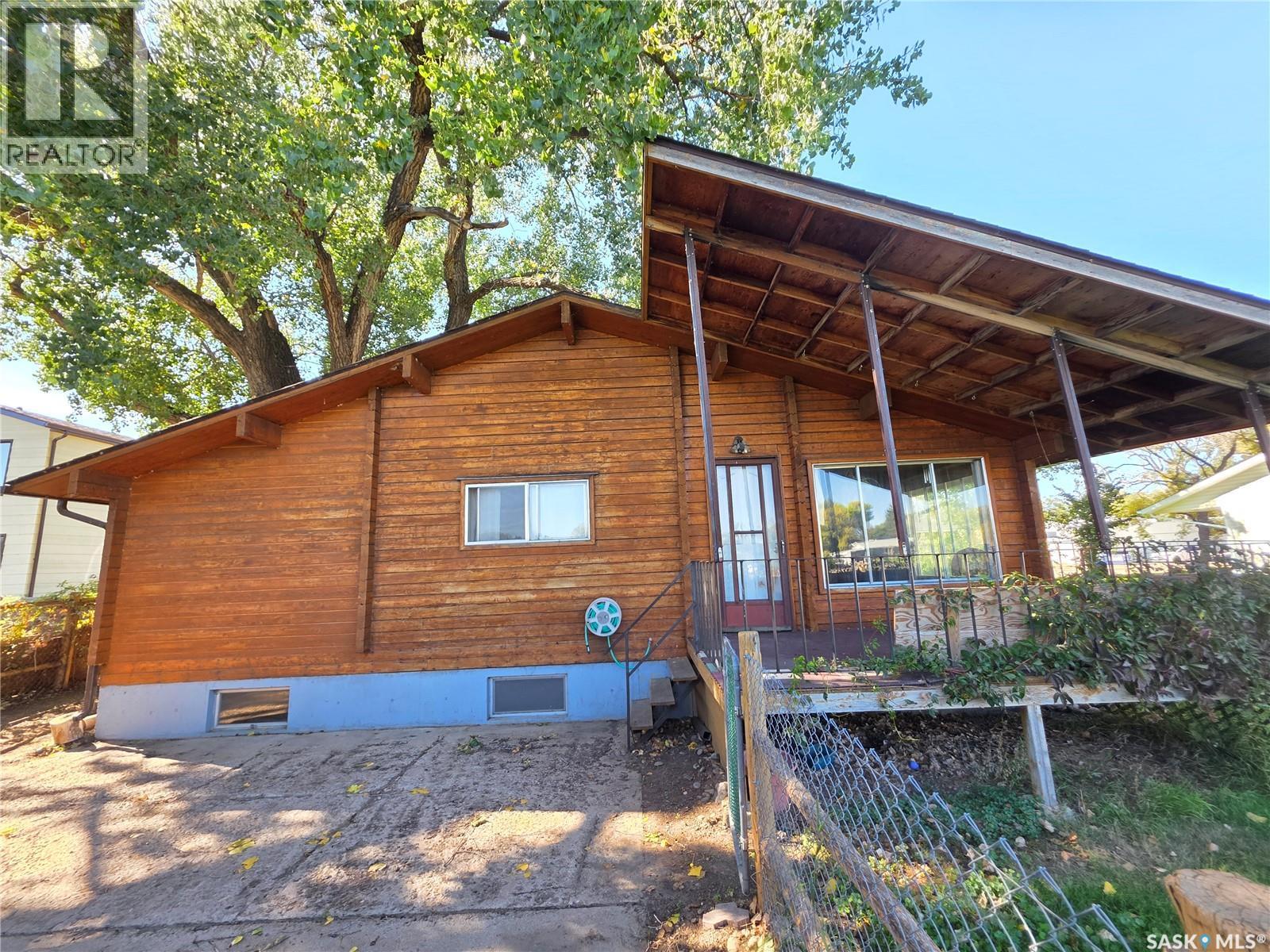 121 10th AVENUE NE - Image 37