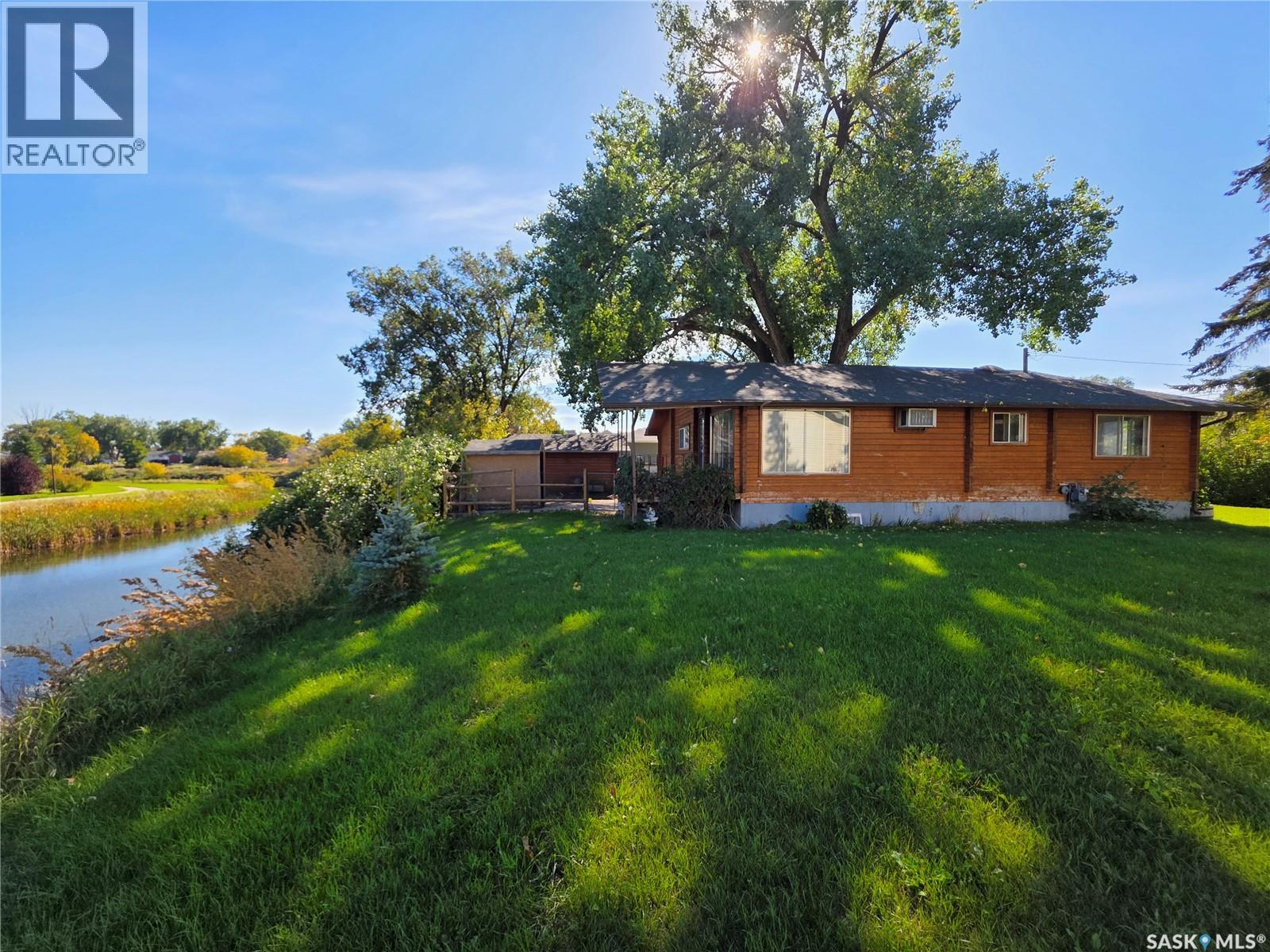 121 10th AVENUE NE - Image 38