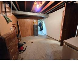 121 10th Avenue Ne, Swift Current, SK S9H2T1 Photo 28