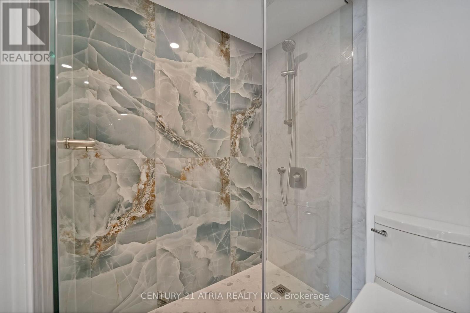 #1004 33 HARBOUR SQUARE - Image 36
