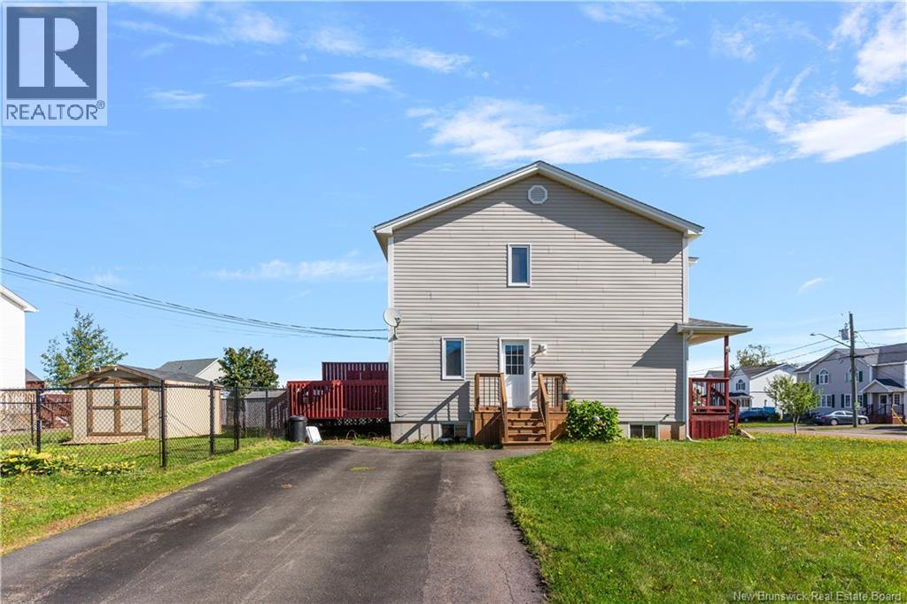 77 Stoneham Drive - 43