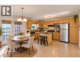 77 Stoneham Drive, photo 2