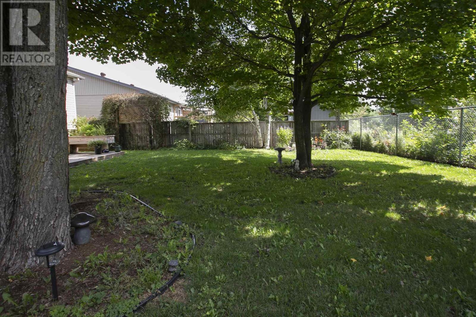147 Queensgate BLVD - 10