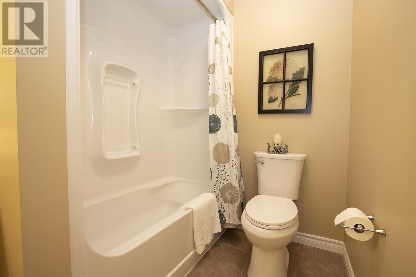 147 Queensgate BLVD - Image 32