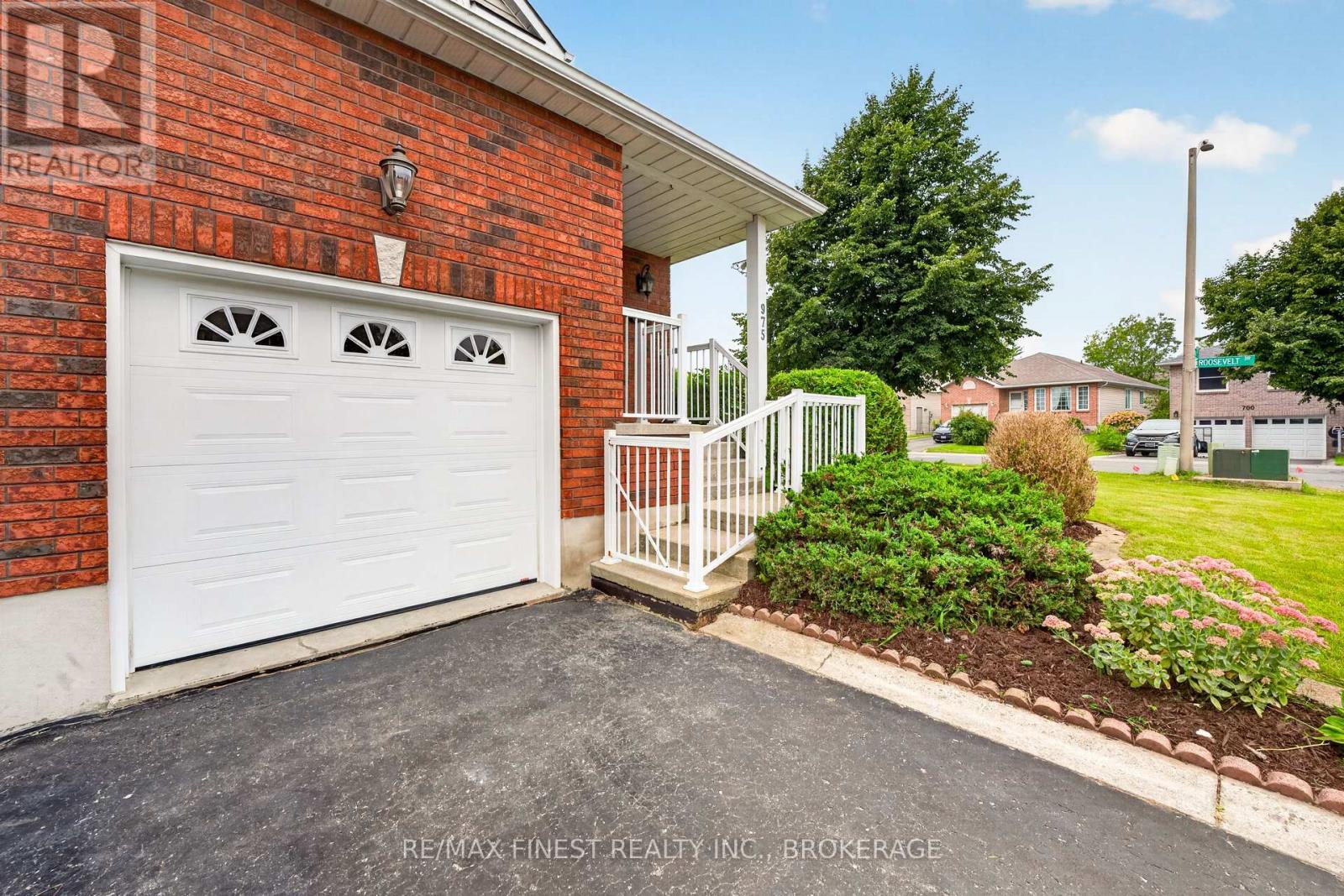 975 RINGSTEAD STREET - 2