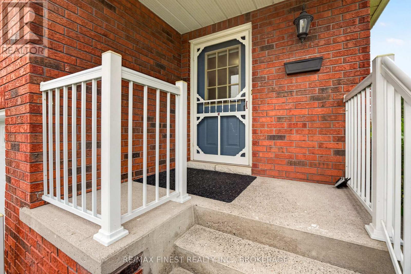 975 RINGSTEAD STREET - 3