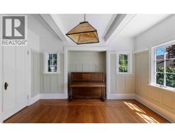 Attic (finished) - 1562 Richardson St, Victoria, BC V8S1R3 Photo 11