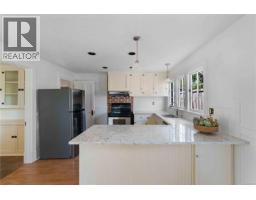 Attic (finished) - 1562 Richardson St, Victoria, BC V8S1R3 Photo 13