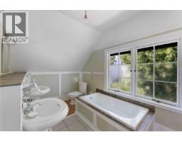 1562 Richardson St, Victoria, BC V8S1R3 Photo 33