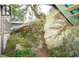 3574 Mcinnis Rise, Saanich, BC V8P5M7 Photo 37