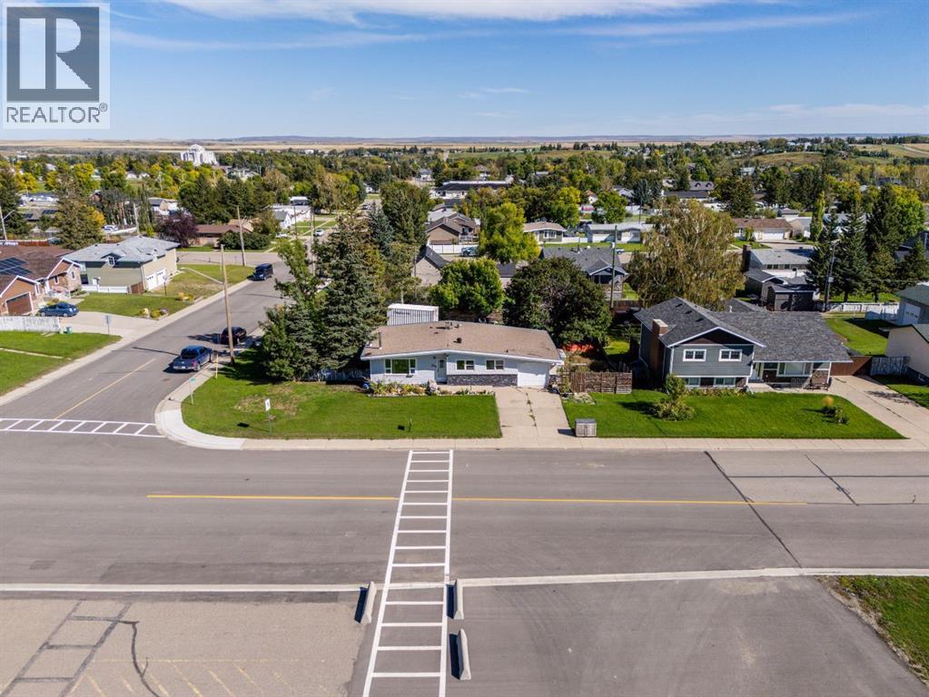 528 7 Street W - Image 38