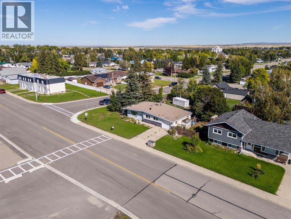 528 7 Street W - Image 39